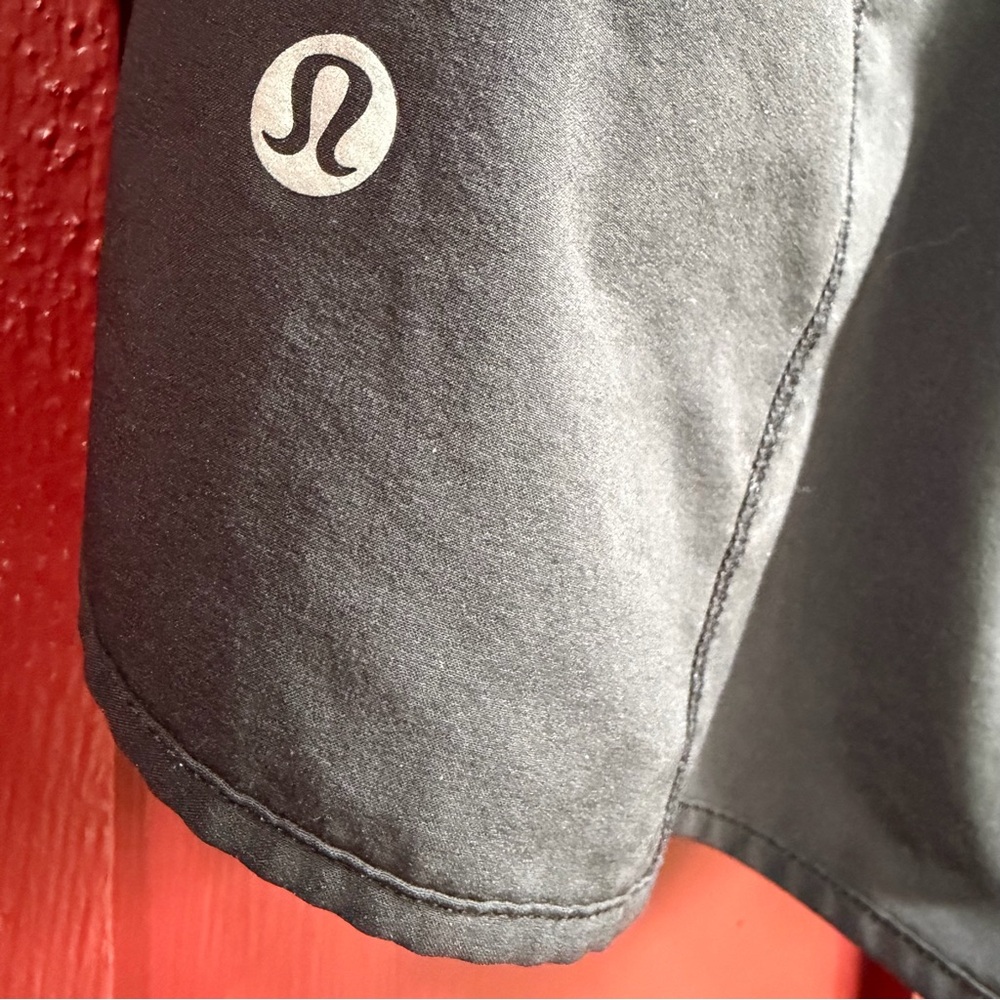 lululemon athletica Black Women's Athletic Shorts with Elastic Waist - Picture 2 of 7